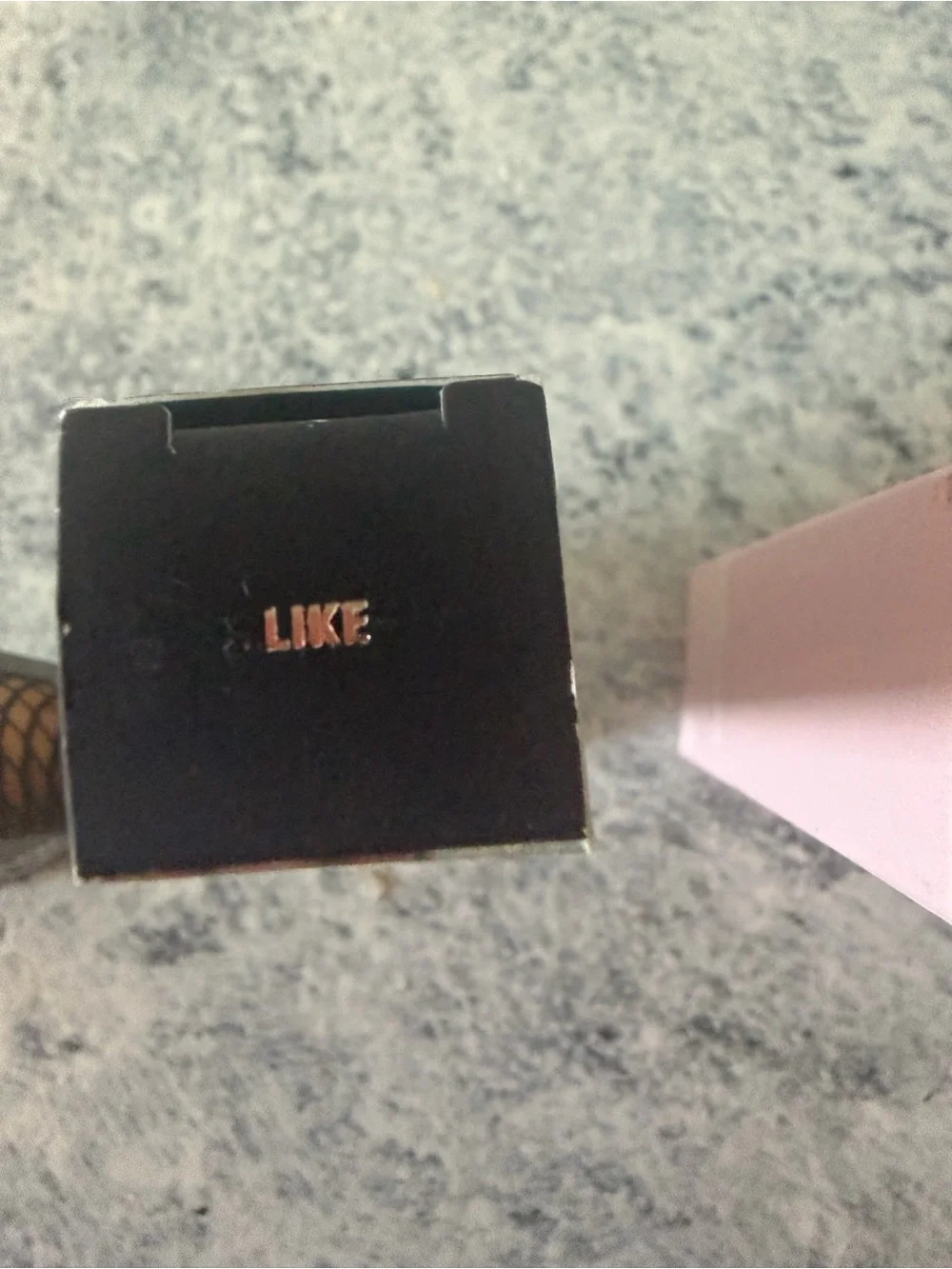 Kylie Cosmetics intense red